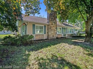 5019 Cass Elizabeth Rd, Waterford, MI 48327