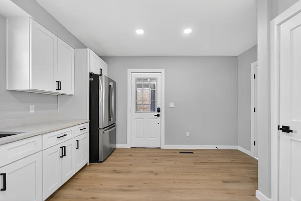 627 24th St — Photo 33
