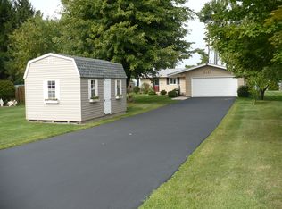 9185 Somerset Dr, Barker, NY 14012