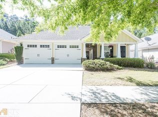135 Cottage Club Dr, Locust Grove, GA 30248
