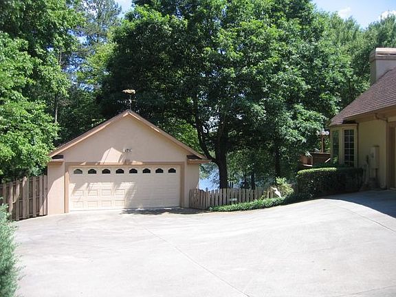 4-Car Garage - 2 Car Detached for Hobbyists