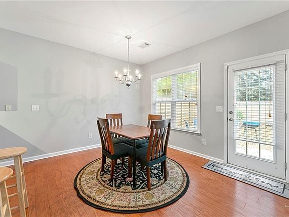 4th image of 3218 Saville St SW