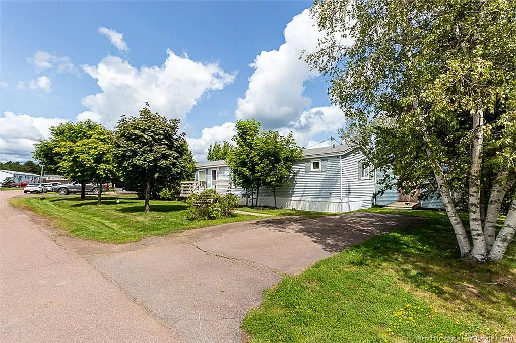 3 bed, 2.0 bath, 1072 sqft, $175,000 — Photo 2
