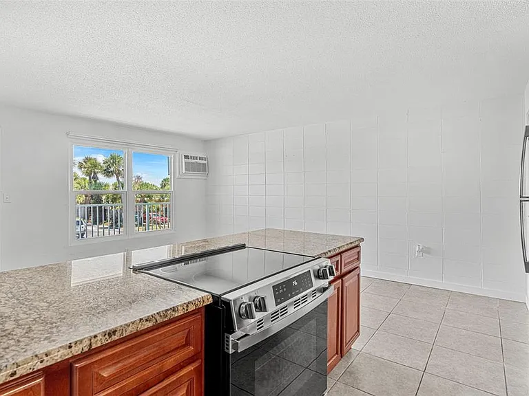 420 Tyler Ave #4-3 — Photo 14