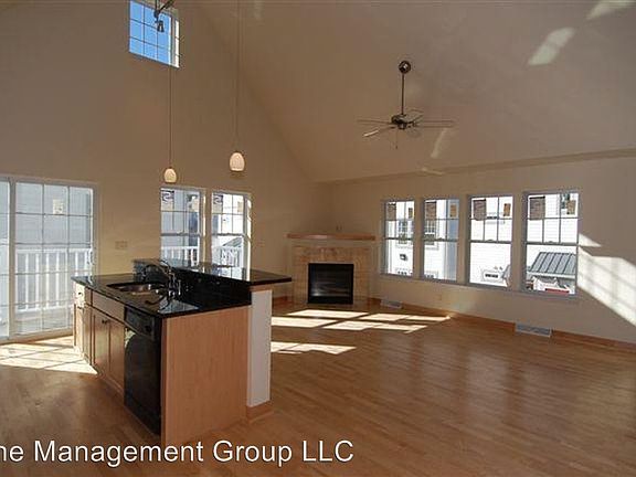 2nd image of 1800 N Warren Ave