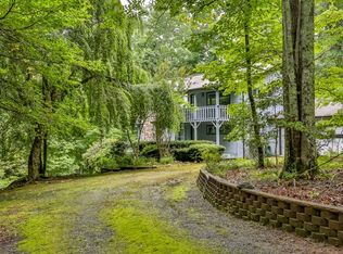 687 Pinson Ln, Ellijay, GA 30540
