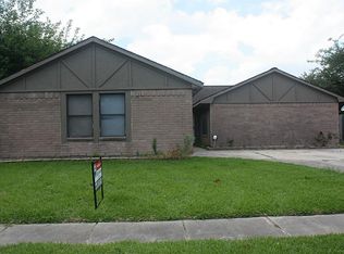 3810 Maplewood Dr, La Porte, TX 77571