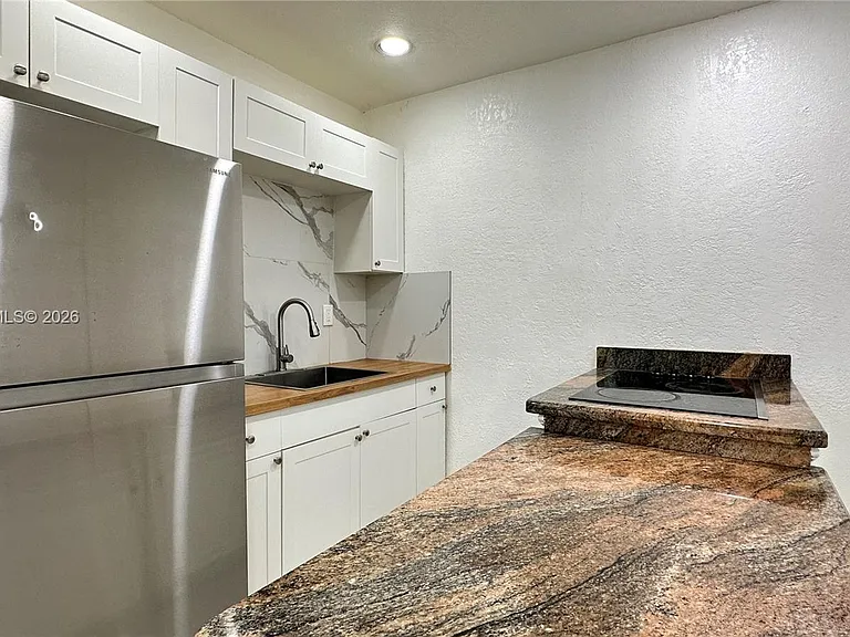2220 Charleston St #2 — Photo 7