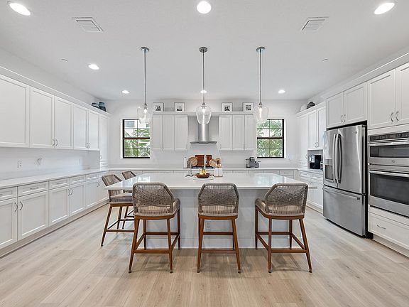 3rd image of 12514 Gross Pointe Drive