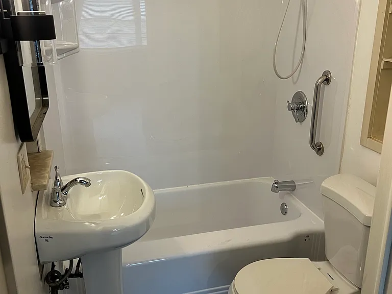 1116 Woodstock Ave — Photo 16
