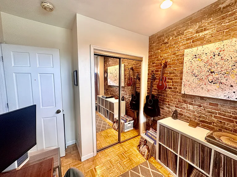 472 Commercial St #1 — Photo 10