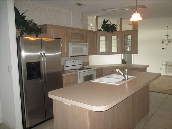 3rd image of 180 Philadelphia Blvd #6