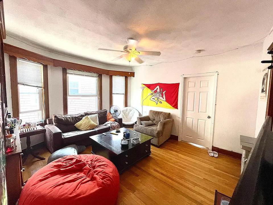 62 Frederick Ave #1