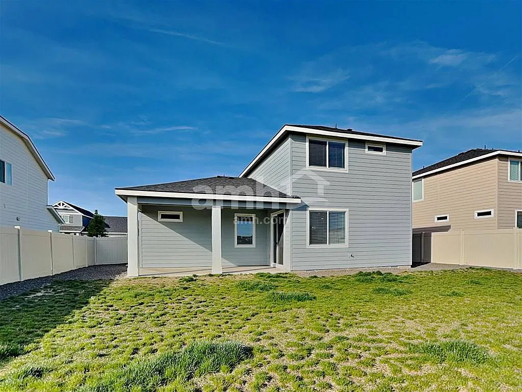9358 W Clancy Ct — Photo 2