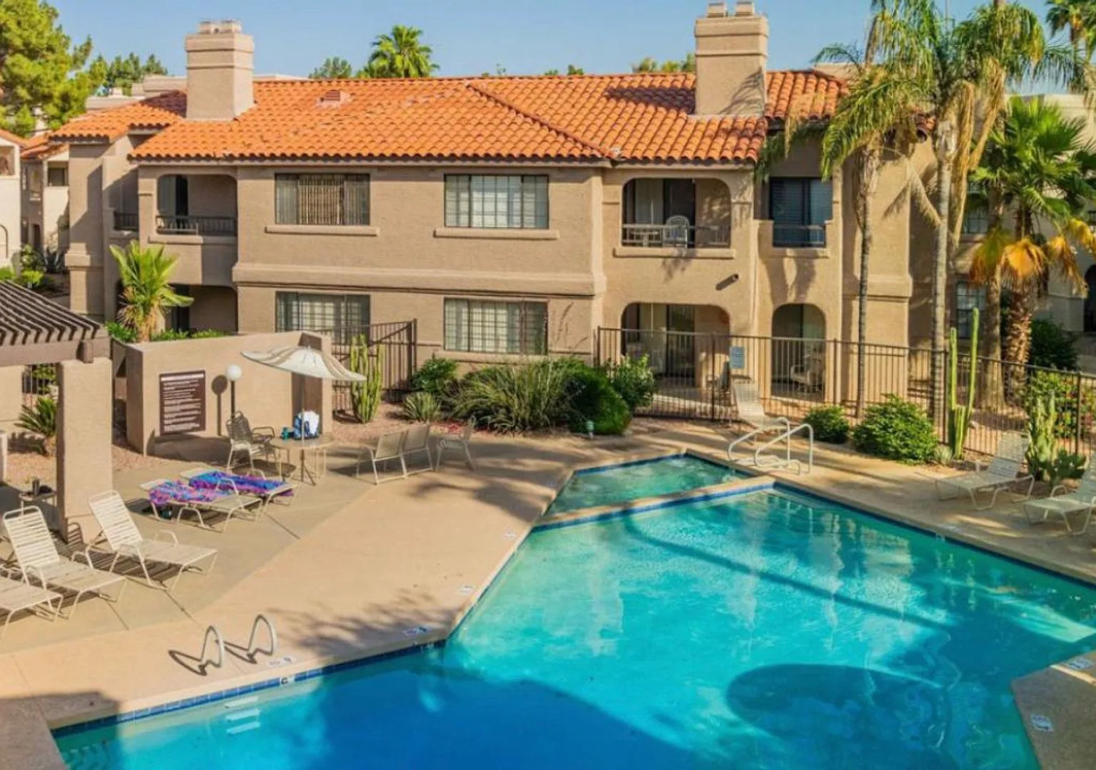 Beautiful Scottsdale Condo with Pool Views! — Photo 1