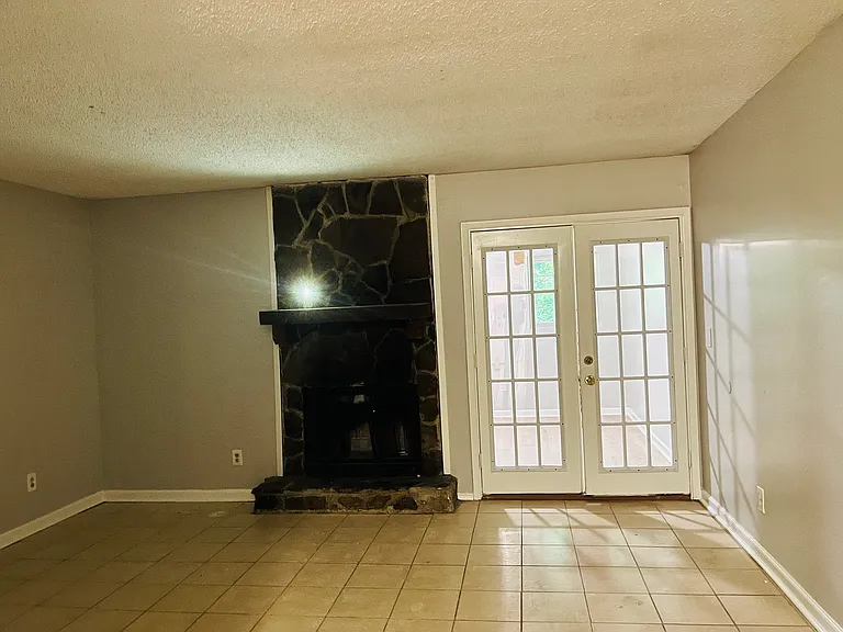 6505 Bannor Ln #B — Photo 10