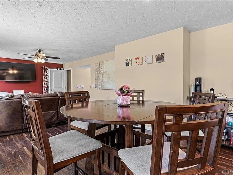 7428 Bostelman Pl — Photo 10