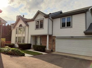 950 Sweetflower Dr, Hoffman Estates, IL 60169
