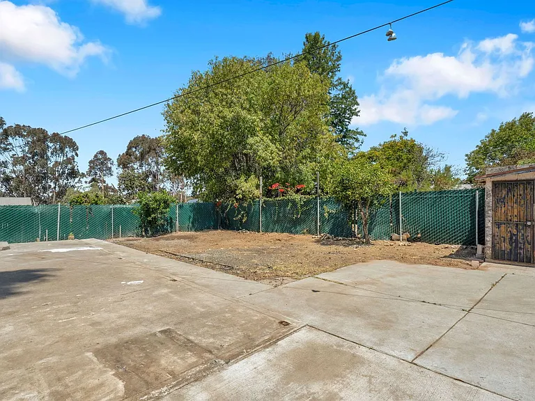 4366 Hilltop Dr — Photo 21