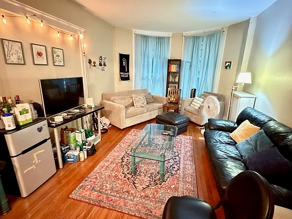 2nd image of 17 Warwick Rd APT 1