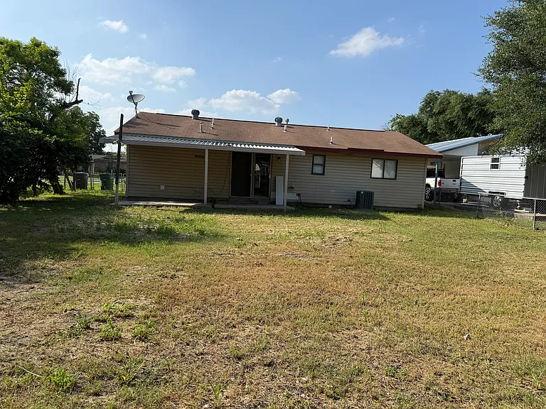 450 Mahota Dr — Photo 10