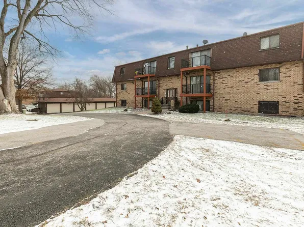 5102 25th Avenue Ct APT 102, Moline, IL 61265