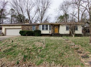1741 N Sioux Ct, Fayetteville, AR 72701