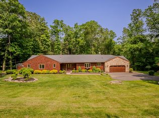 5 Stonewall Ln, Woodbridge, CT 06525