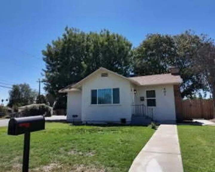 401 Cypress St — Photo 1