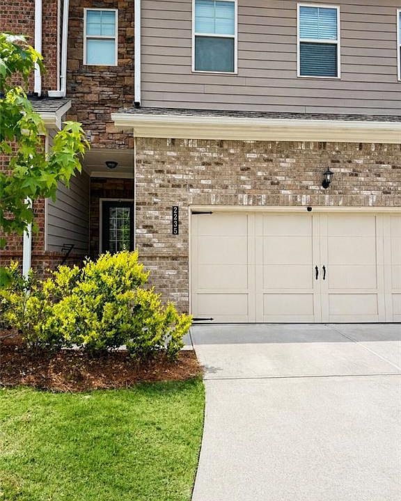 1st image of 2235 Manor Pointe Dr