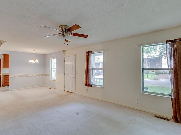 5th image of 860 Heritage Cir