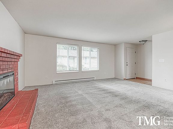 3rd image of 3903 E 18th St APT 27