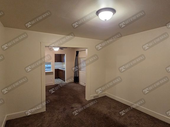 4th image of 15887 Muirland St