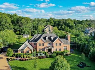 2 Carriage Ct, Warren, NJ 07059