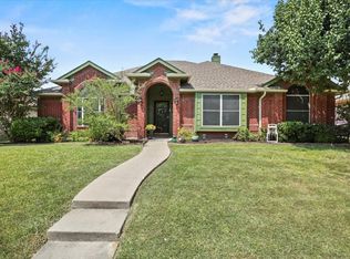 423 N Winding Oaks Dr, Wylie, TX 75098