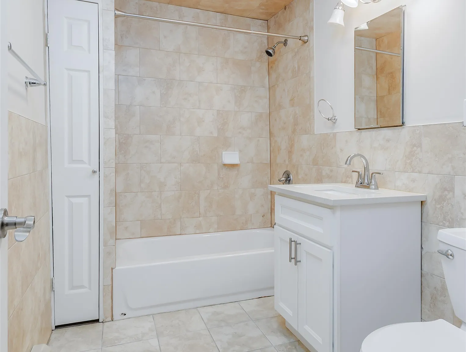 1 bed, 1.0 bath, $2,000 — Photo 4