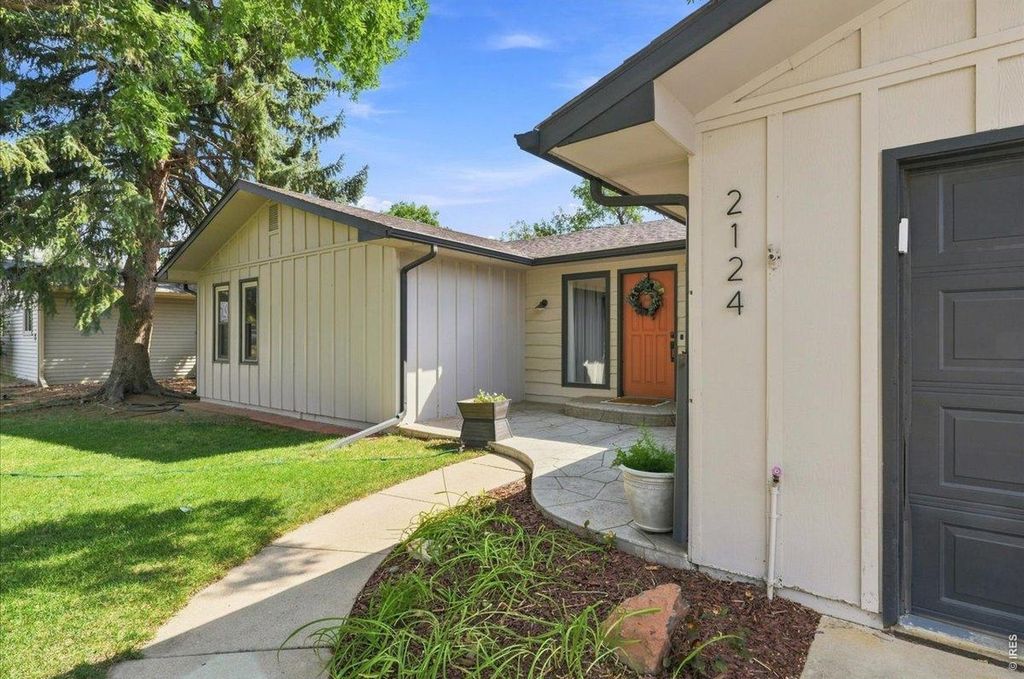 2124 Sandstone Dr