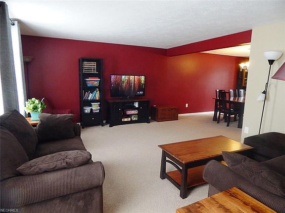 3rd image of 1128 Riverview Dr