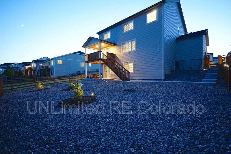 5 bed, 3.5 bath, 3676 sqft, $3,950 — Photo 2