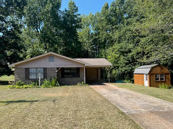 8 Cedar Cv, Columbus, MS 39702