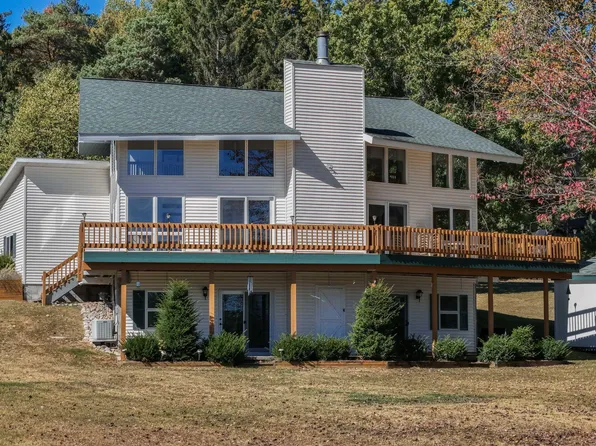 10225 Lakeview Dr, Atlanta, MI 49709