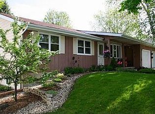1056 Kiewert St, Johnson Creek, WI 53098