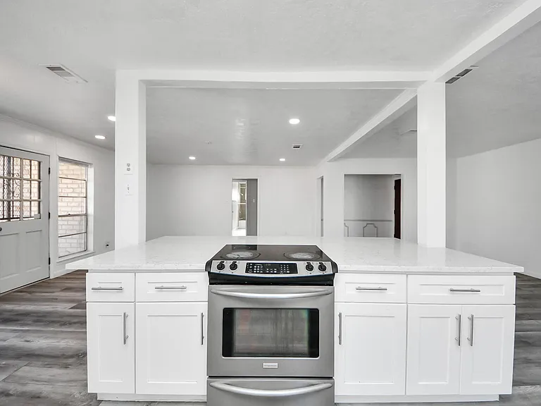 8011 La Roche Ln — Photo 21