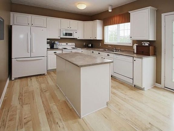 5th image of 15403 Smithfield Dr