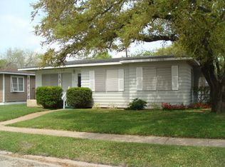 513 E Tubbs St, Bishop, TX 78343