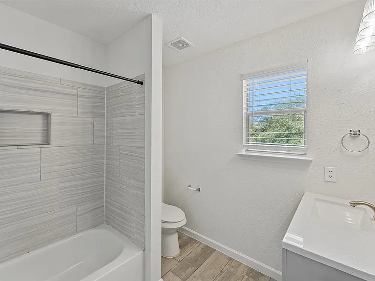 11210 Log Cabin Ln — Photo 27
