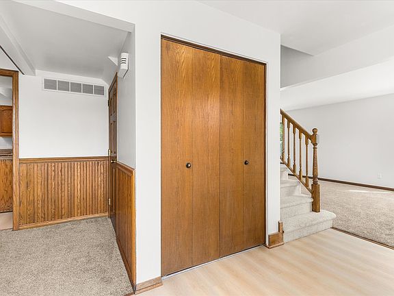 5th image of 8 Groveland St