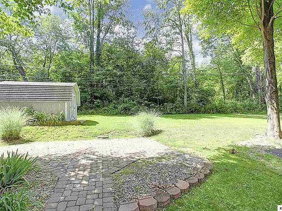 5th image of 1309 Apple Valley Dr