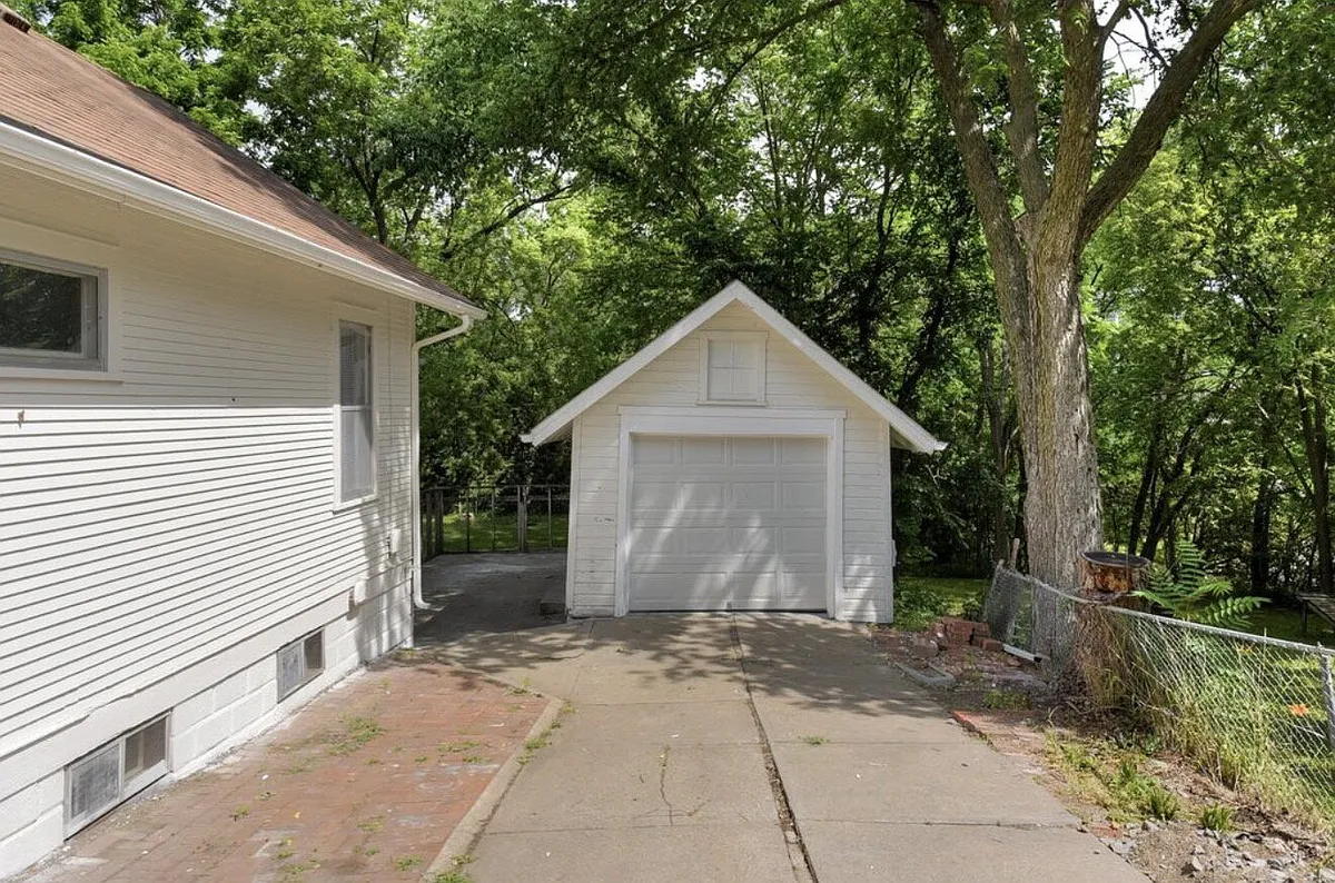 Building Photo - 3138 Weber Cir