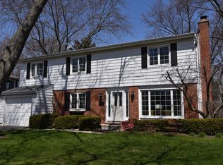 1240 Hackberry Rd, Deerfield, IL 60015